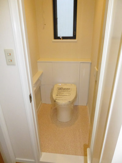 トイレ交換AFTER1